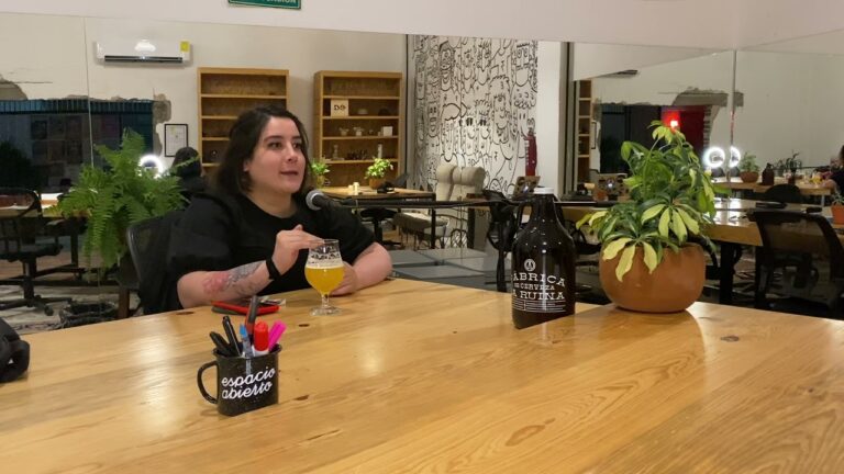 Fortuna de Elis Paprika: Descubre el patrimonio estimado de la artista en 2023